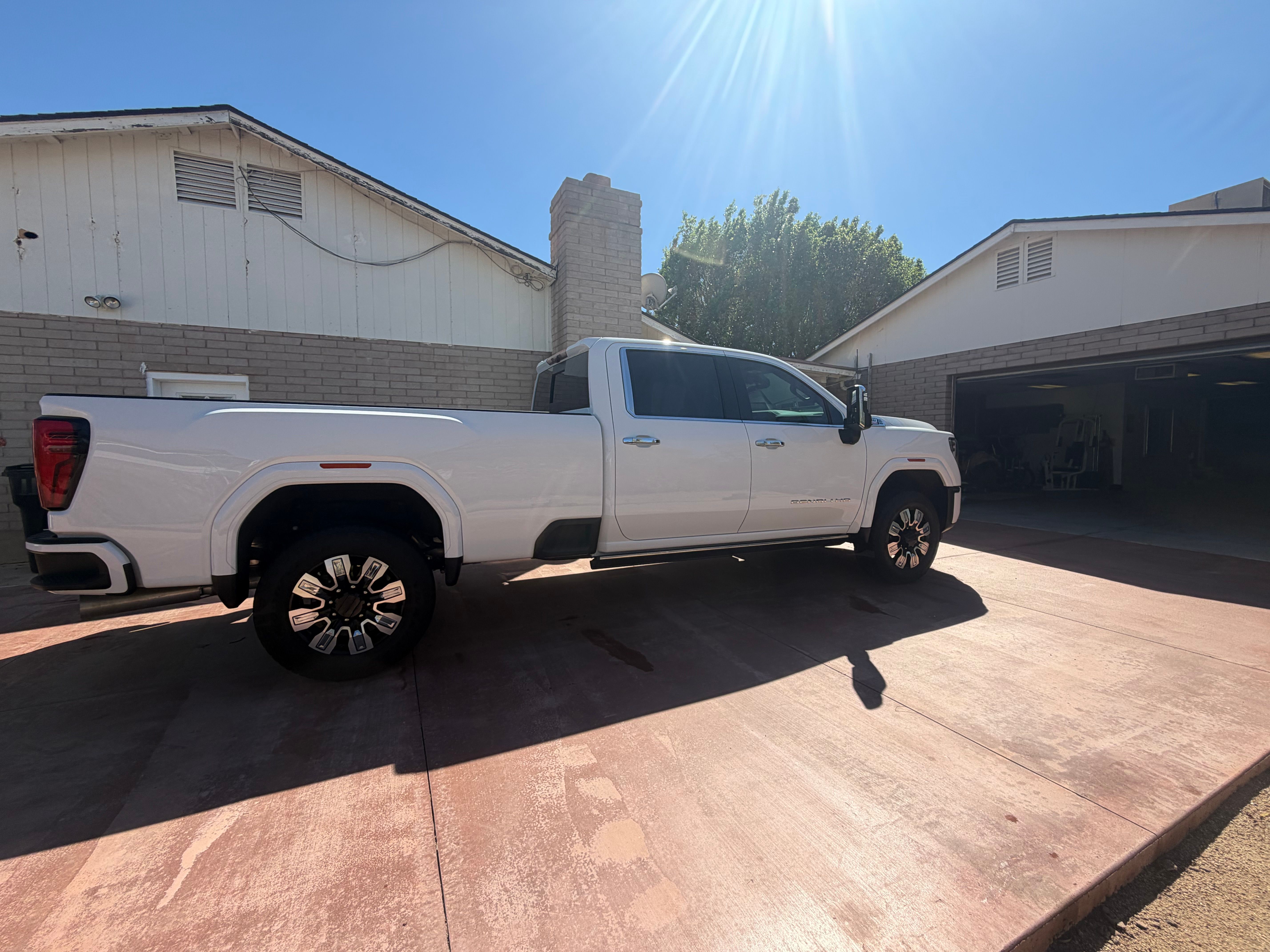 Used 2024 GMC Sierra 3500 Denali w/ Denali Reserve Package AWD/4WD image 11