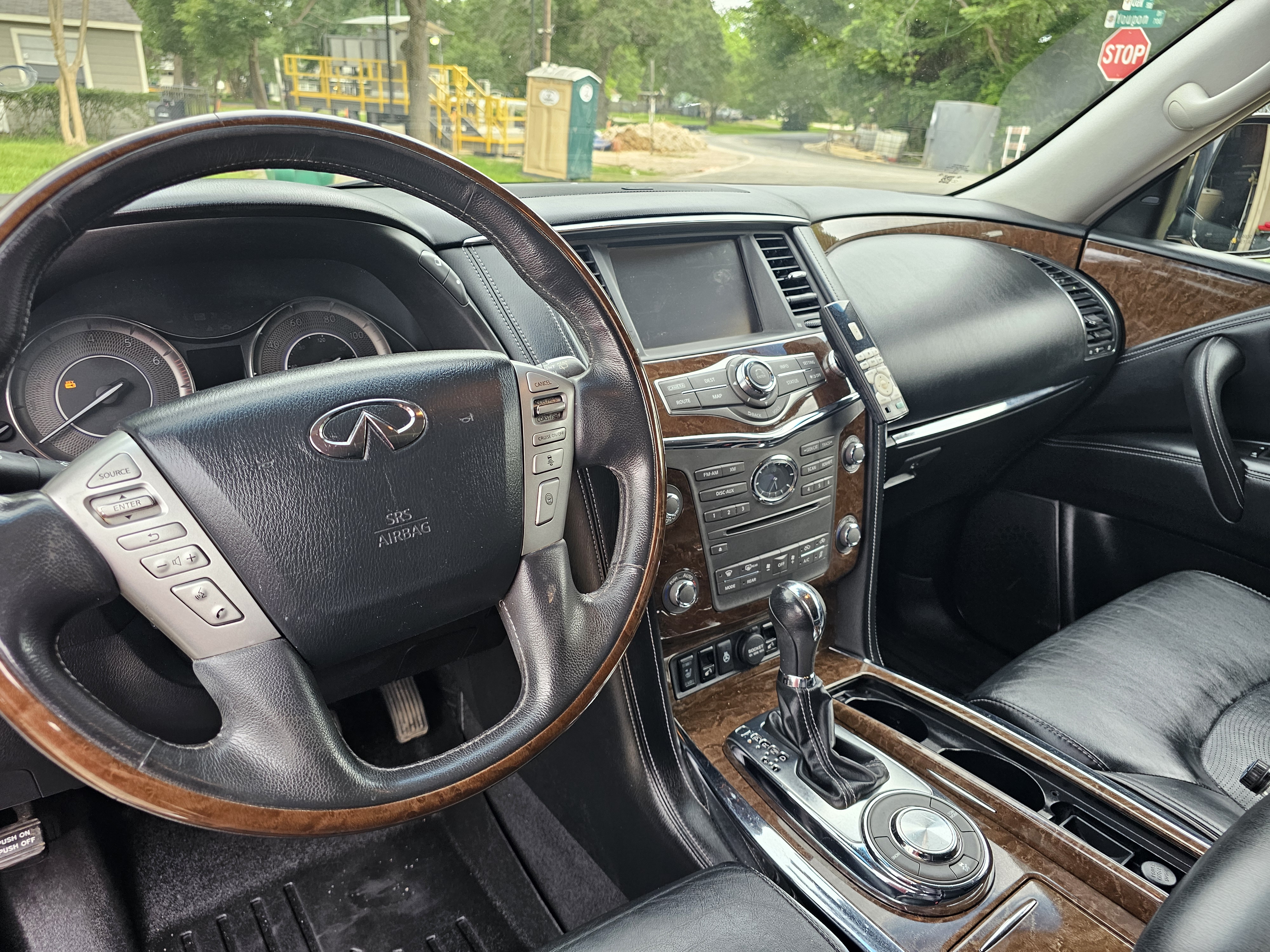 Used 2017 INFINITI QX80 2WD w/ Driver Assistance Package image 4