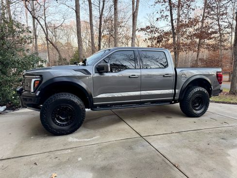 Used 2025 Ford F150 Raptor AWD/4WD image 2