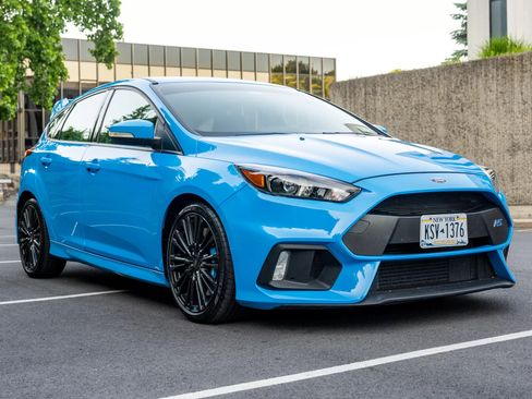 Used 2017 Ford Focus RS AWD/4WD image 1