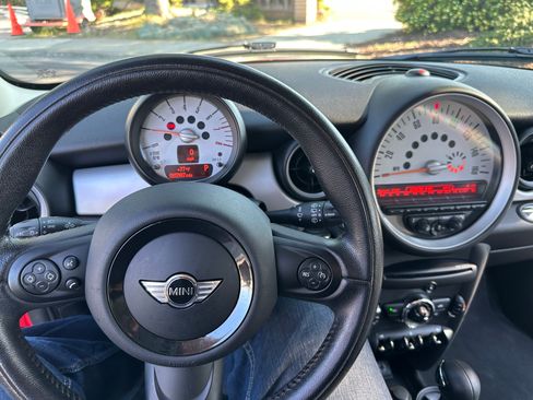 Used 2013 MINI Cooper Hardtop image 16