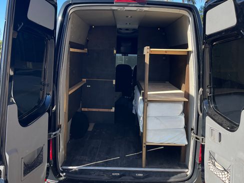 Used 2008 Dodge Sprinter 2500 RWD image 7