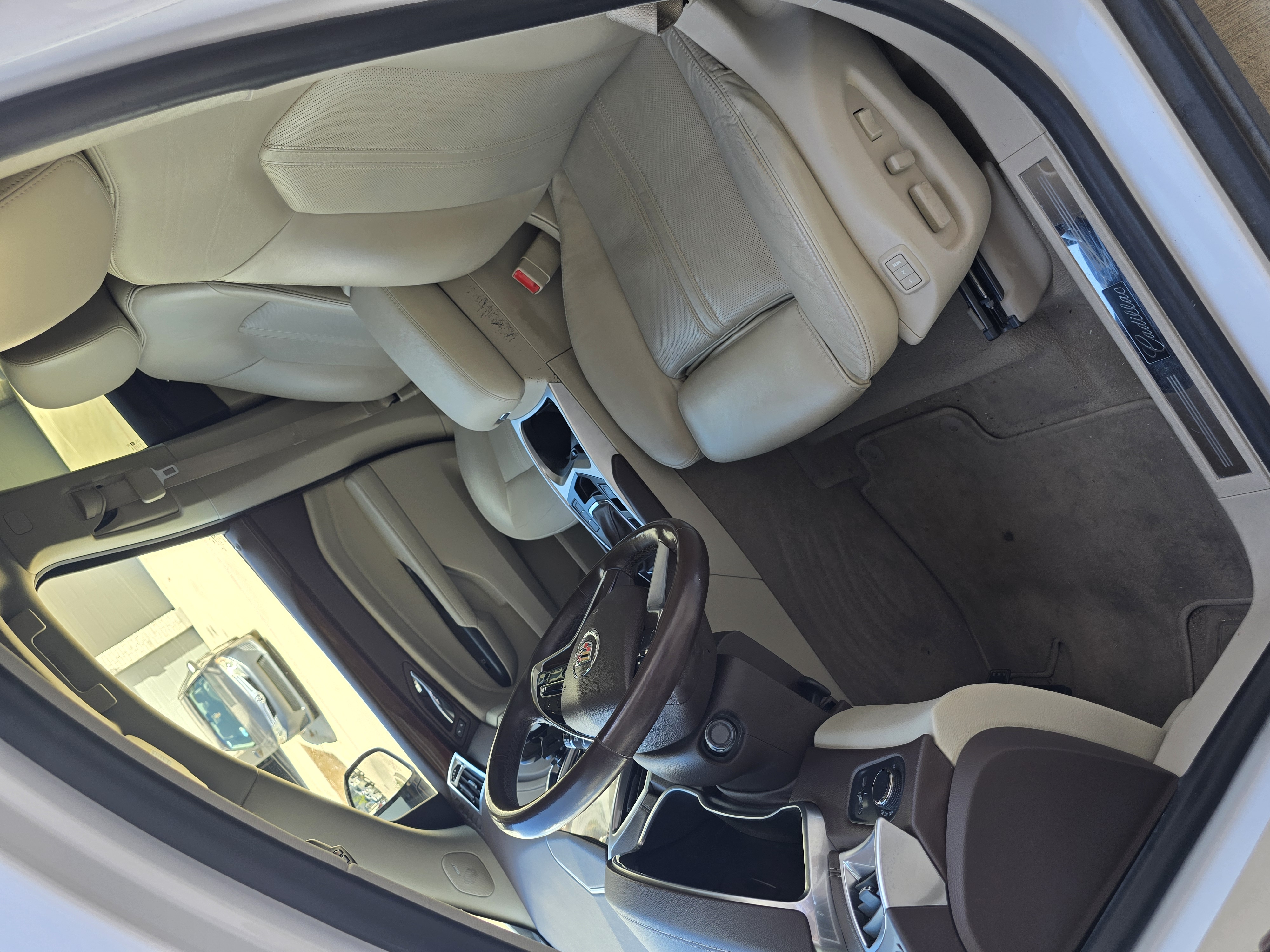 Used 2015 Cadillac SRX Luxury w/ Driver Awareness Package FWD image 12