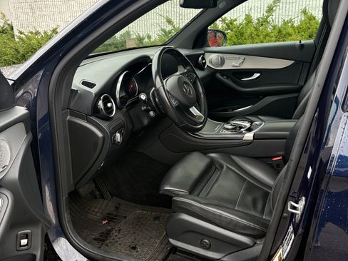 Used 2019 Mercedes-Benz GLC 300 4MATIC image 9