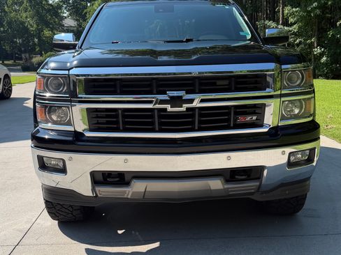 Used 2014 Chevrolet Silverado 1500 LTZ Z71 w/ LTZ Plus Package AWD/4WD image 9