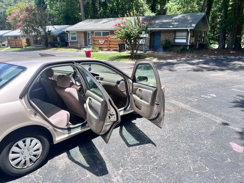 Used 1999 Toyota Camry LE w/ Value Pkg FWD image 16