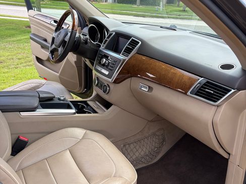 Used 2012 Mercedes-Benz ML 350 4MATIC image 10