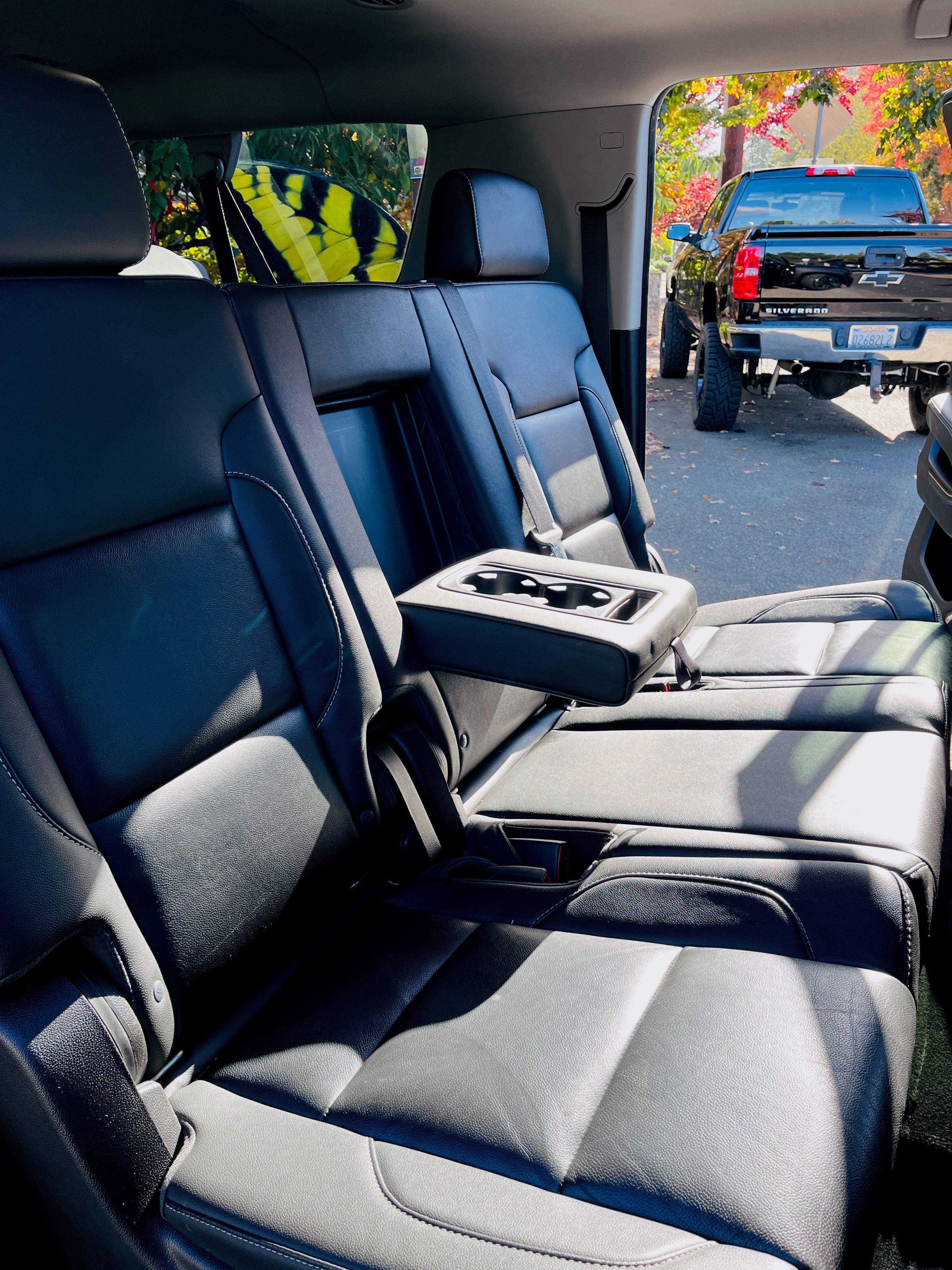 Used 2018 Chevrolet Suburban LT w/ Luxury Package AWD/4WD image 15