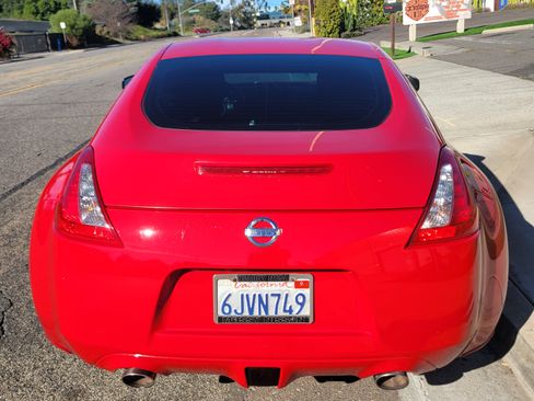 Used 2011 Nissan 370Z Coupe image 4