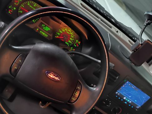 Used 2006 Ford F250 Lariat image 6