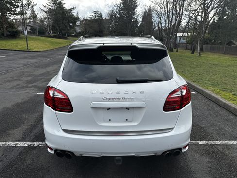 Used 2013 Porsche Cayenne Turbo w/ Sportdesign Pkg w/Side Skirts image 5