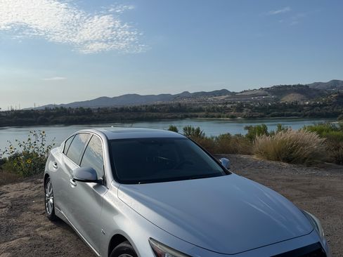Used 2018 INFINITI Q50 Luxe AWD/4WD image 2