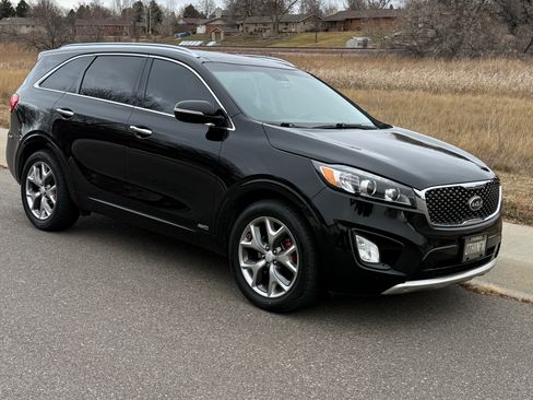 Used 2016 Kia Sorento SX image 1