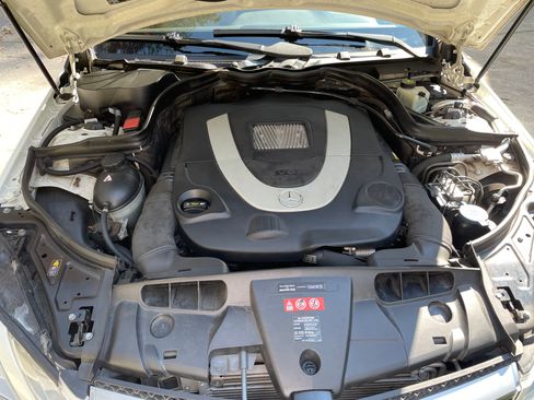 Used 2010 Mercedes-Benz E 550 Coupe image 16