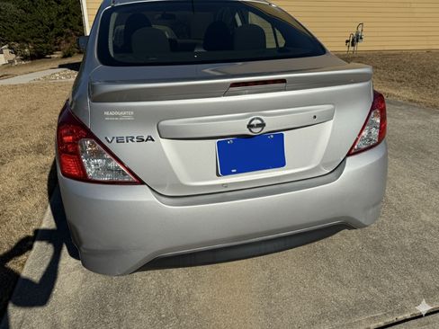 Used 2018 Nissan Versa S Plus image 2