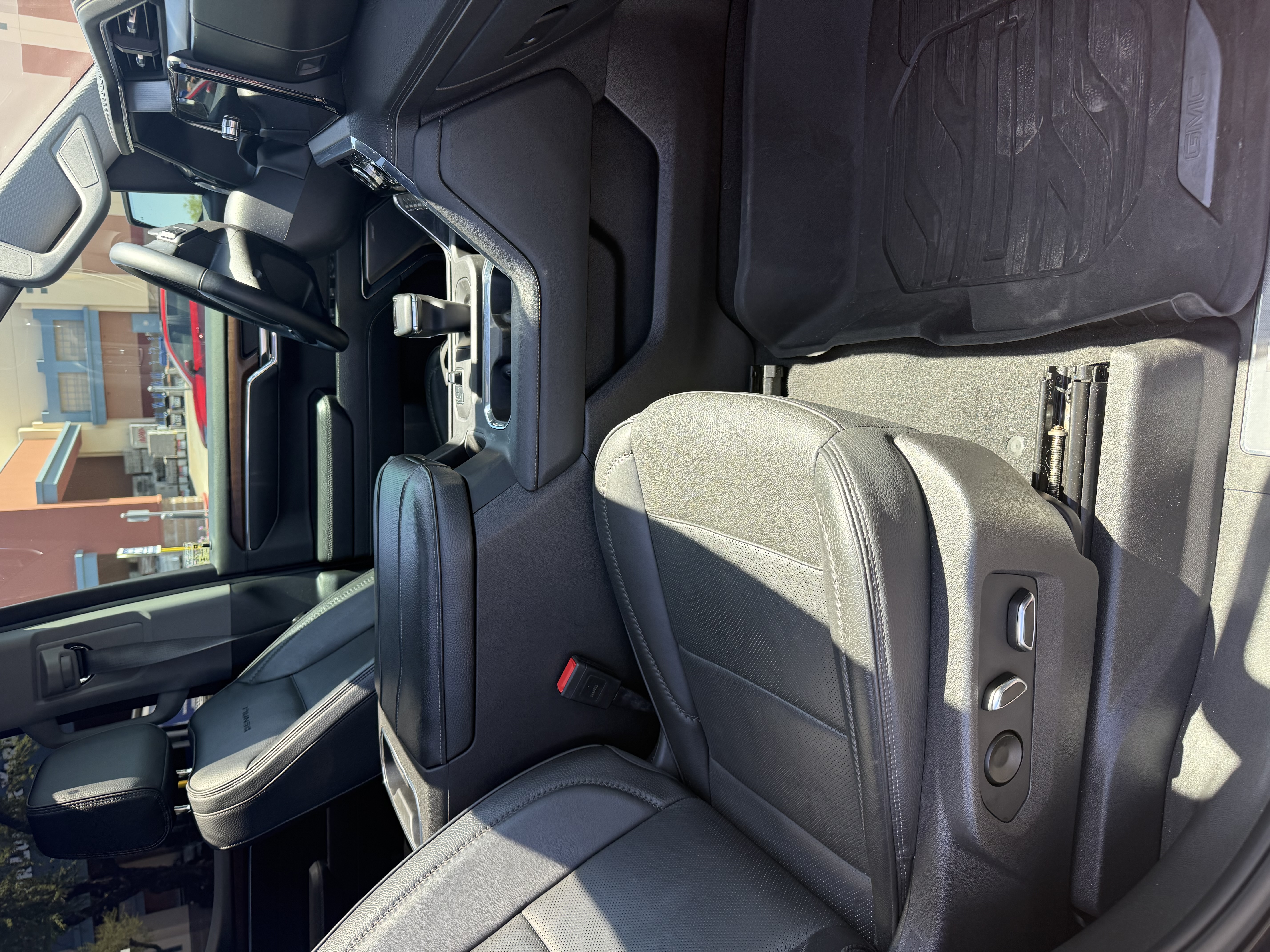 Used 2023 GMC Sierra 1500 Denali w/ Denali Reserve Package AWD/4WD image 9
