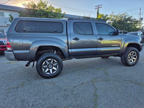 Used 2015 Toyota Tacoma 4x4 Double Cab w/ TRD Off-Road Package image 8