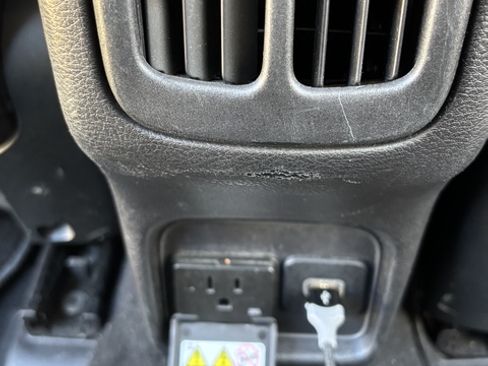 Used 2019 Jeep Compass Latitude w/ Popular Equipment Group FWD image 17