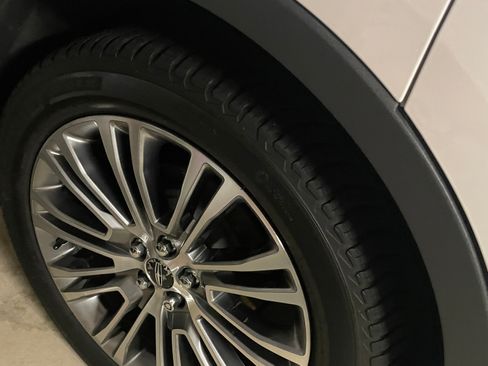 Used 2016 Lincoln MKX Reserve w/ Climate Package image 6