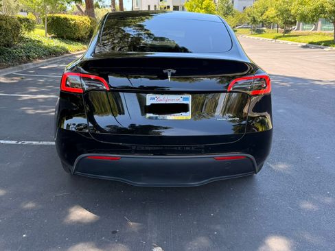 Used 2022 Tesla Model Y Long Range AWD/4WD image 5
