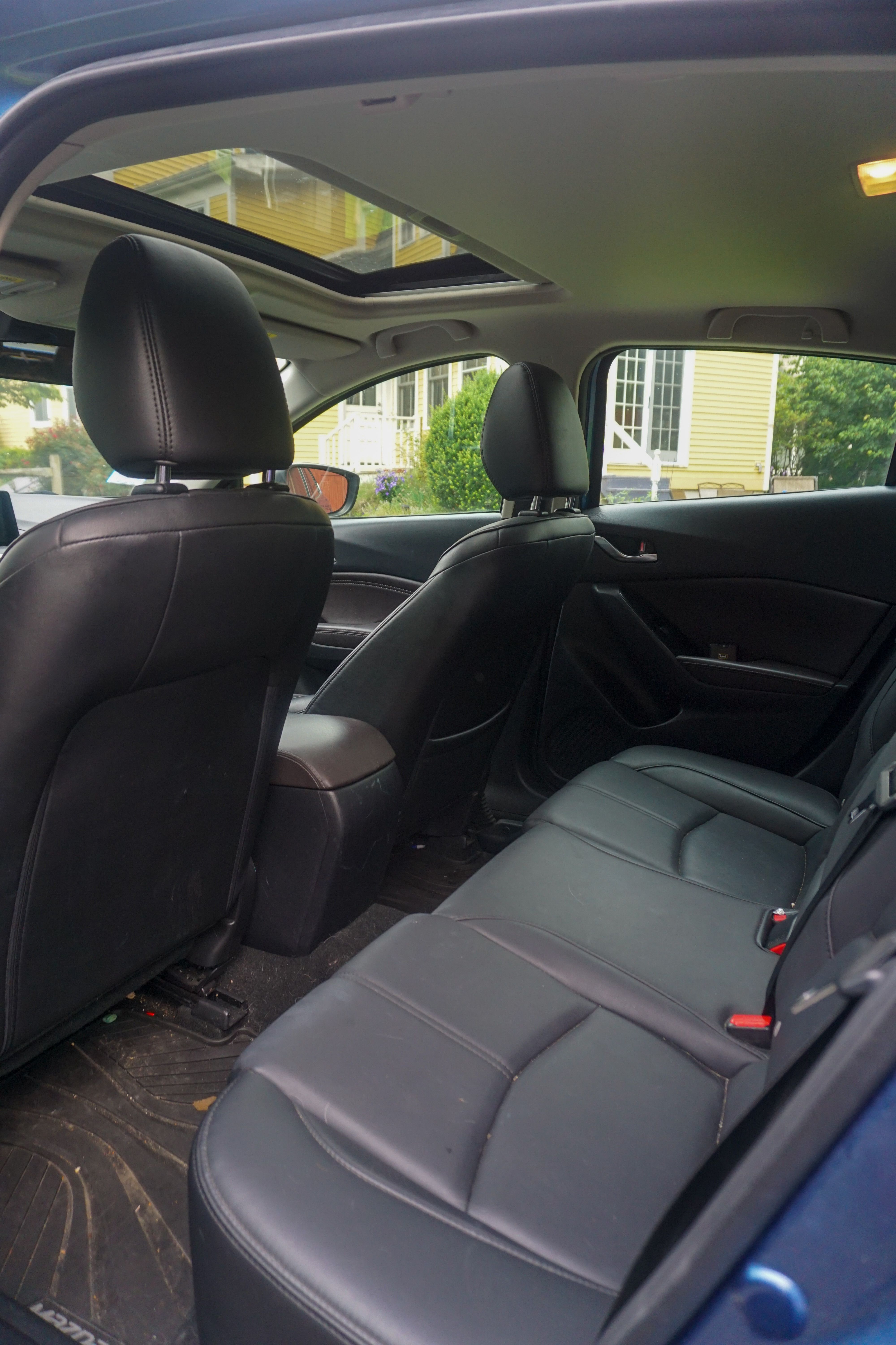 Used 2018 MAZDA MAZDA3 Touring FWD image 6