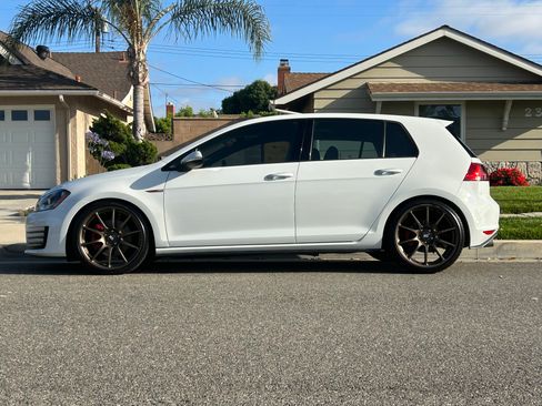 Used 2017 Volkswagen GTI S image 19