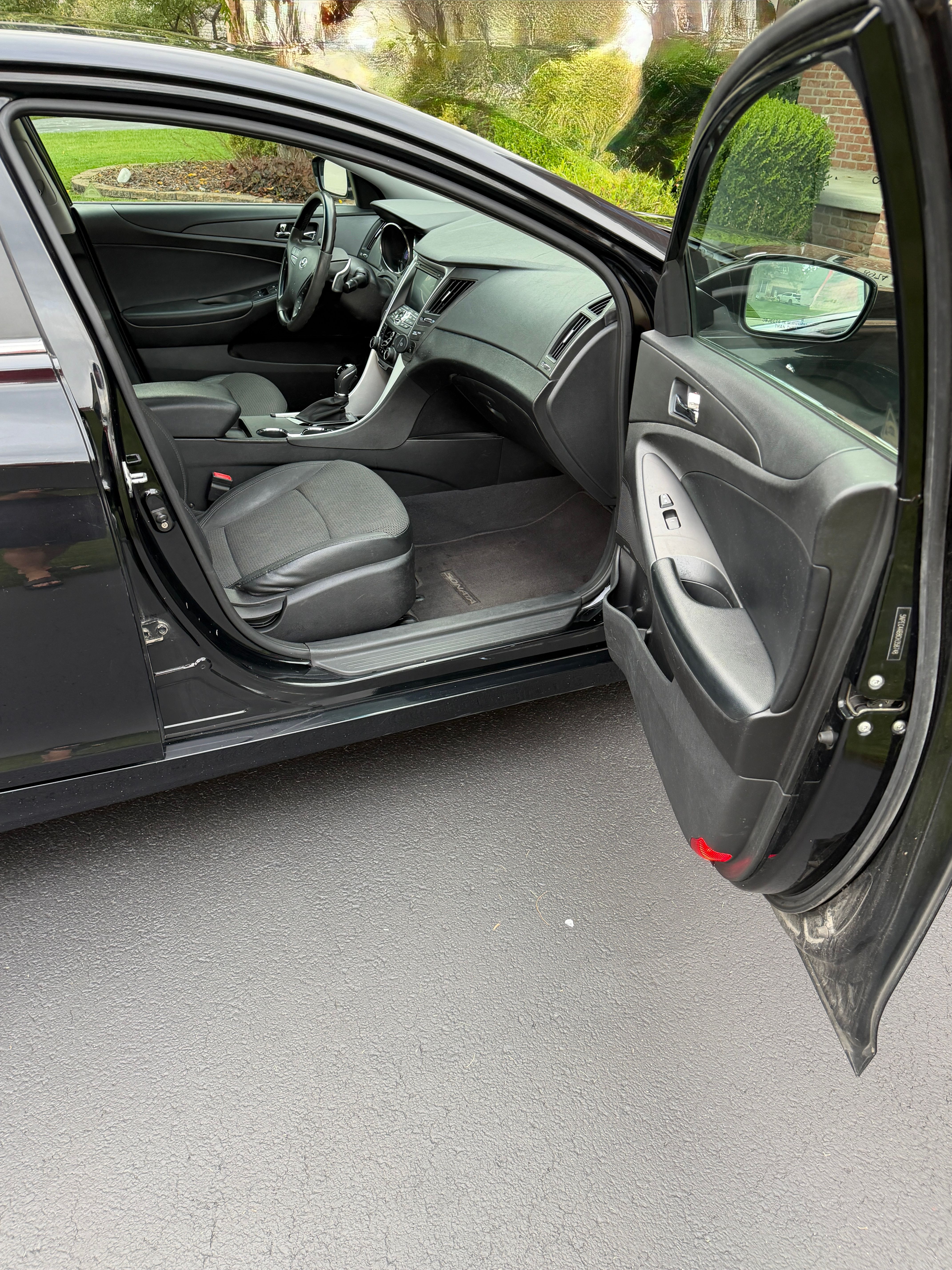 Used 2012 Hyundai Sonata SE w/ Navigation & Sunroof Pkg FWD image 10