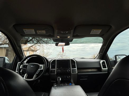 Used 2018 Ford F150 Lariat image 2
