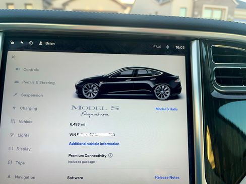 Used 2012 Tesla Model S Signature Performance image 12