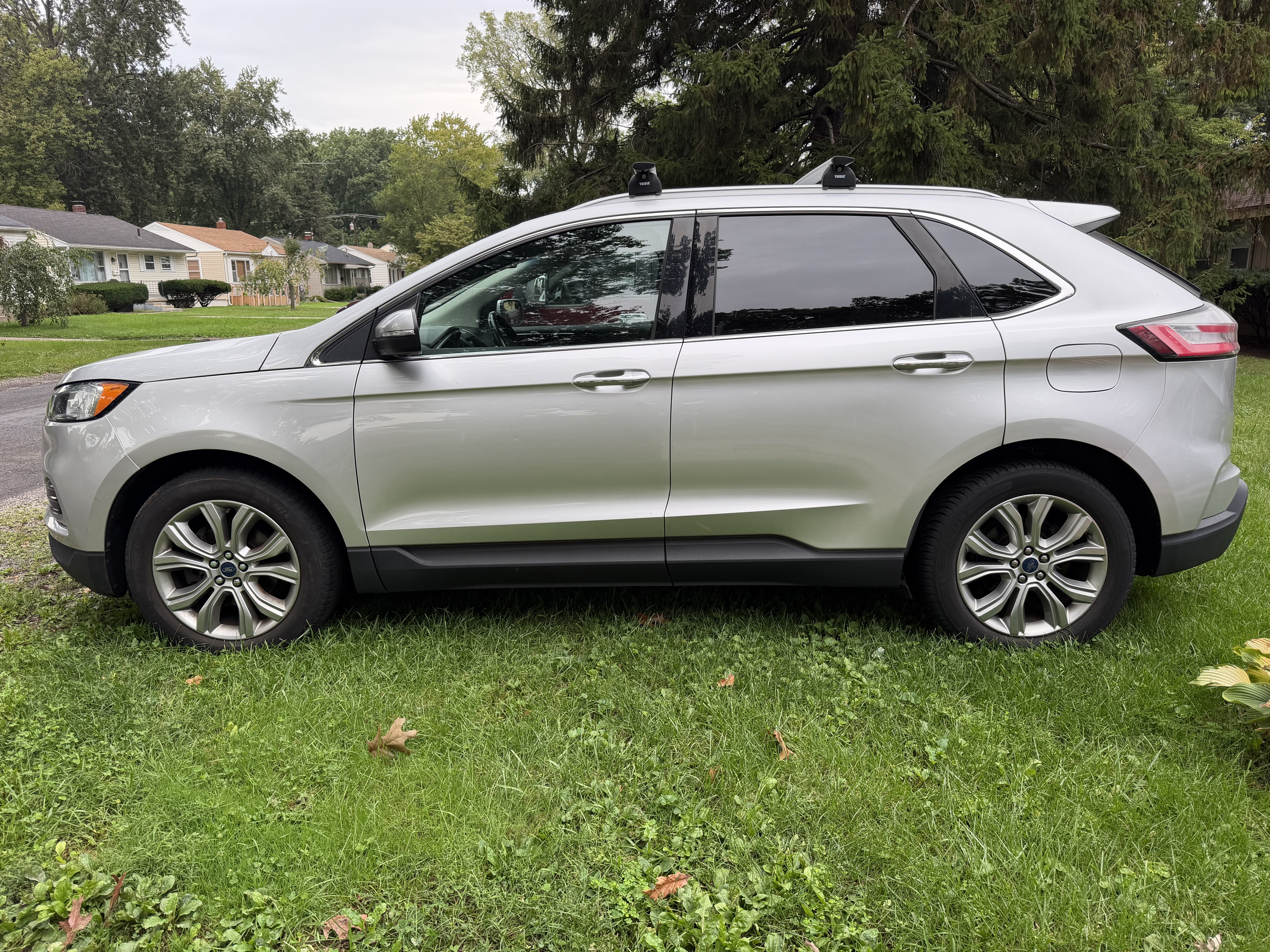 Used 2019 Ford Edge Titanium FWD image 15