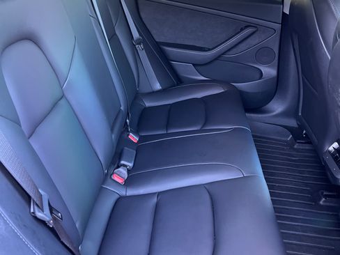Used 2023 Tesla Model 3 Standard Range image 11