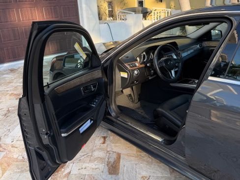 Used 2014 Mercedes-Benz E 350 4MATIC Sedan image 8
