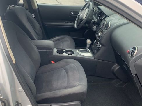 Used 2015 Nissan Rogue S image 9