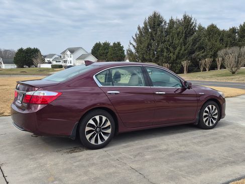 Used 2015 Honda Accord Touring image 4