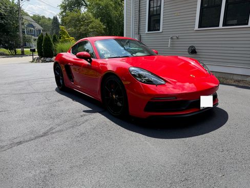 Used 2019 Porsche 718 Cayman GTS RWD image 2