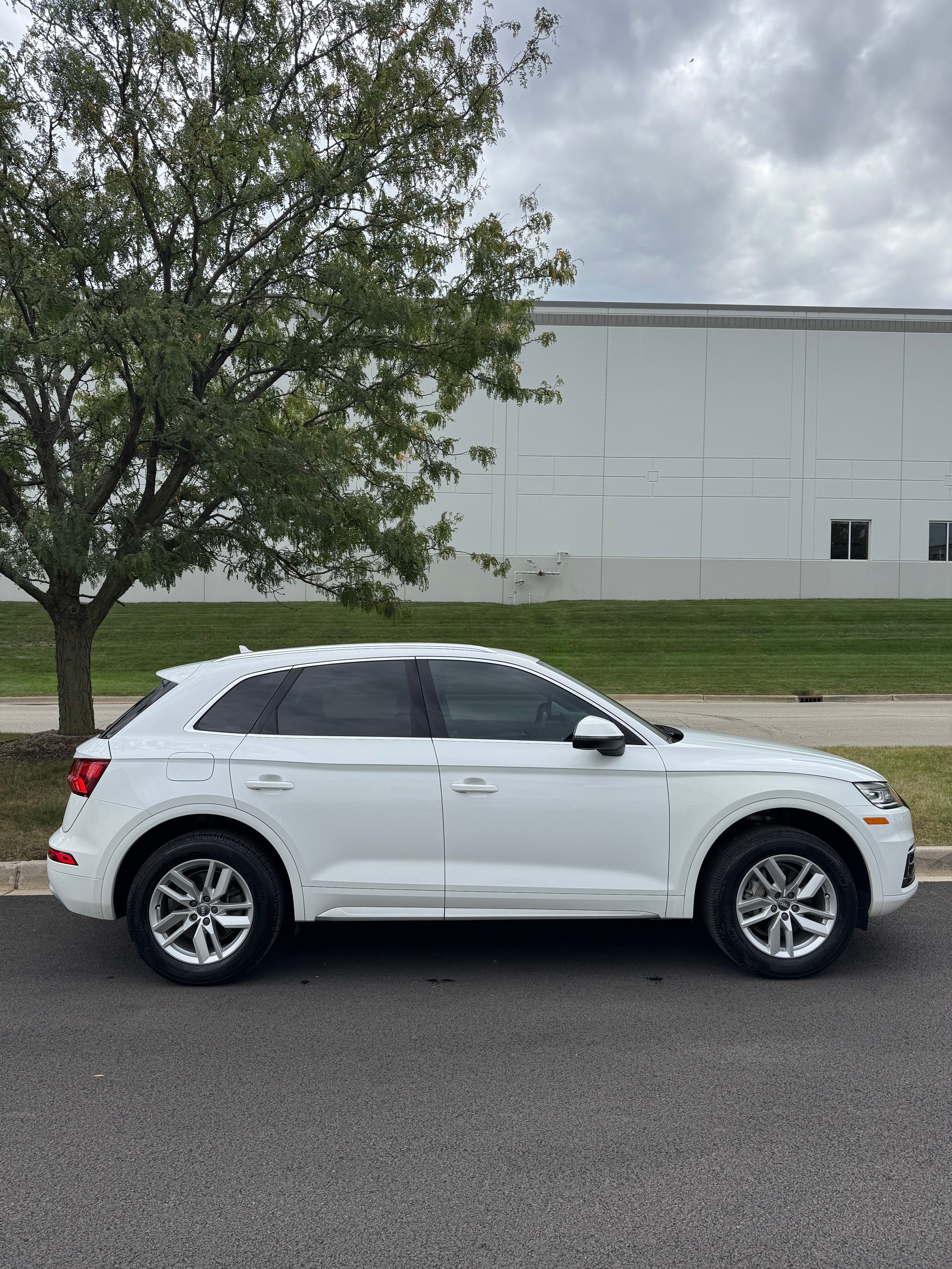 Used 2019 Audi Q5 2.0T Premium AWD/4WD image 2