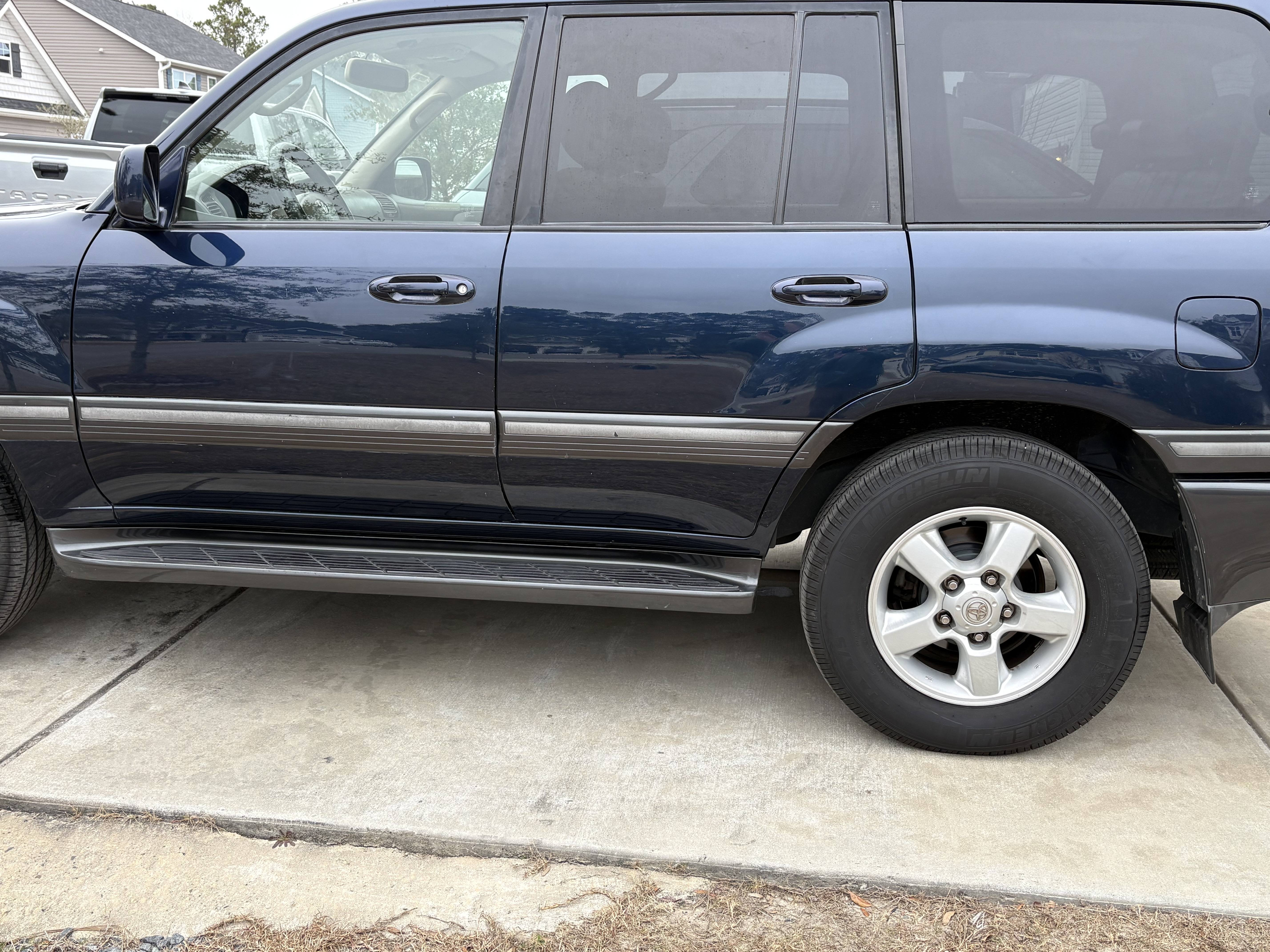 Used 2005 Toyota Land Cruiser w/ Convenience Pkg AWD/4WD image 21