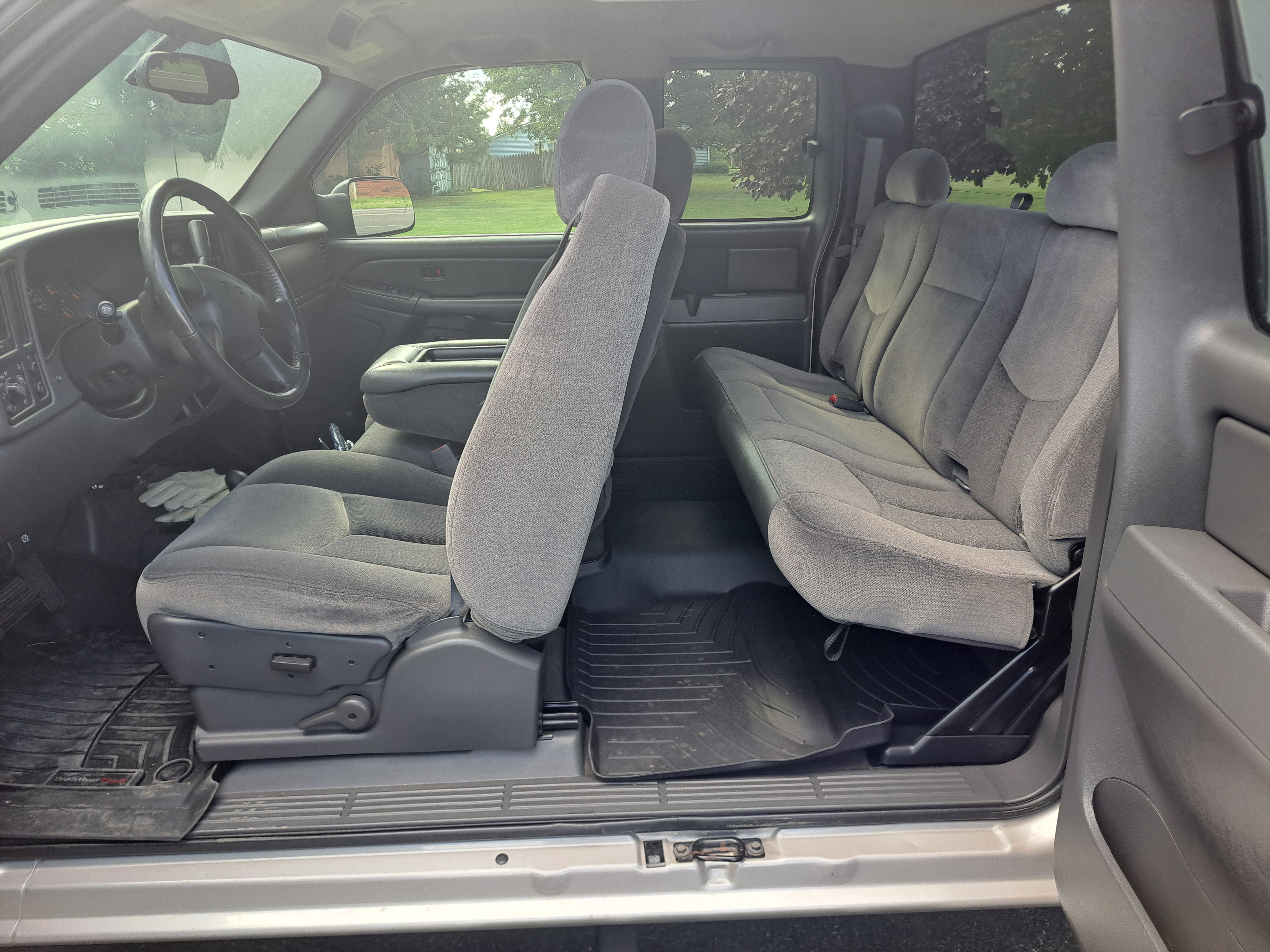 Used 2005 GMC Sierra 2500 SLE w/ Heavy-Duty Power Package AWD/4WD image 10