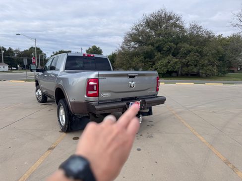 Used 2024 RAM 3500 Limited image 9