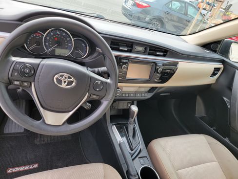 Used 2015 Toyota Corolla LE image 12
