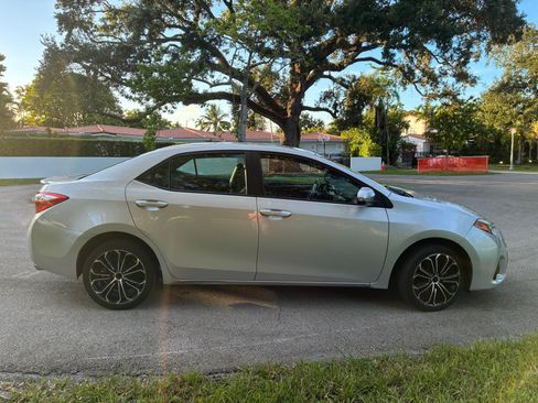 Used 2015 Toyota Corolla S FWD image 9