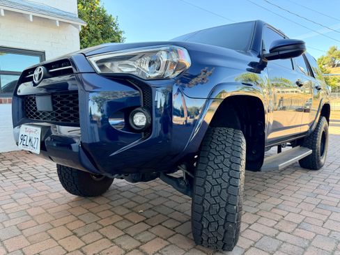 Used 2022 Toyota 4Runner SR5 RWD image 14
