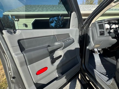 Used 2008 Dodge Ram 2500 Truck ST image 6