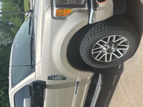 Used 2017 Ford F250 Lariat w/ Lariat Ultimate Package image 2