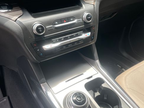 Used 2020 Ford Explorer Limited RWD image 12