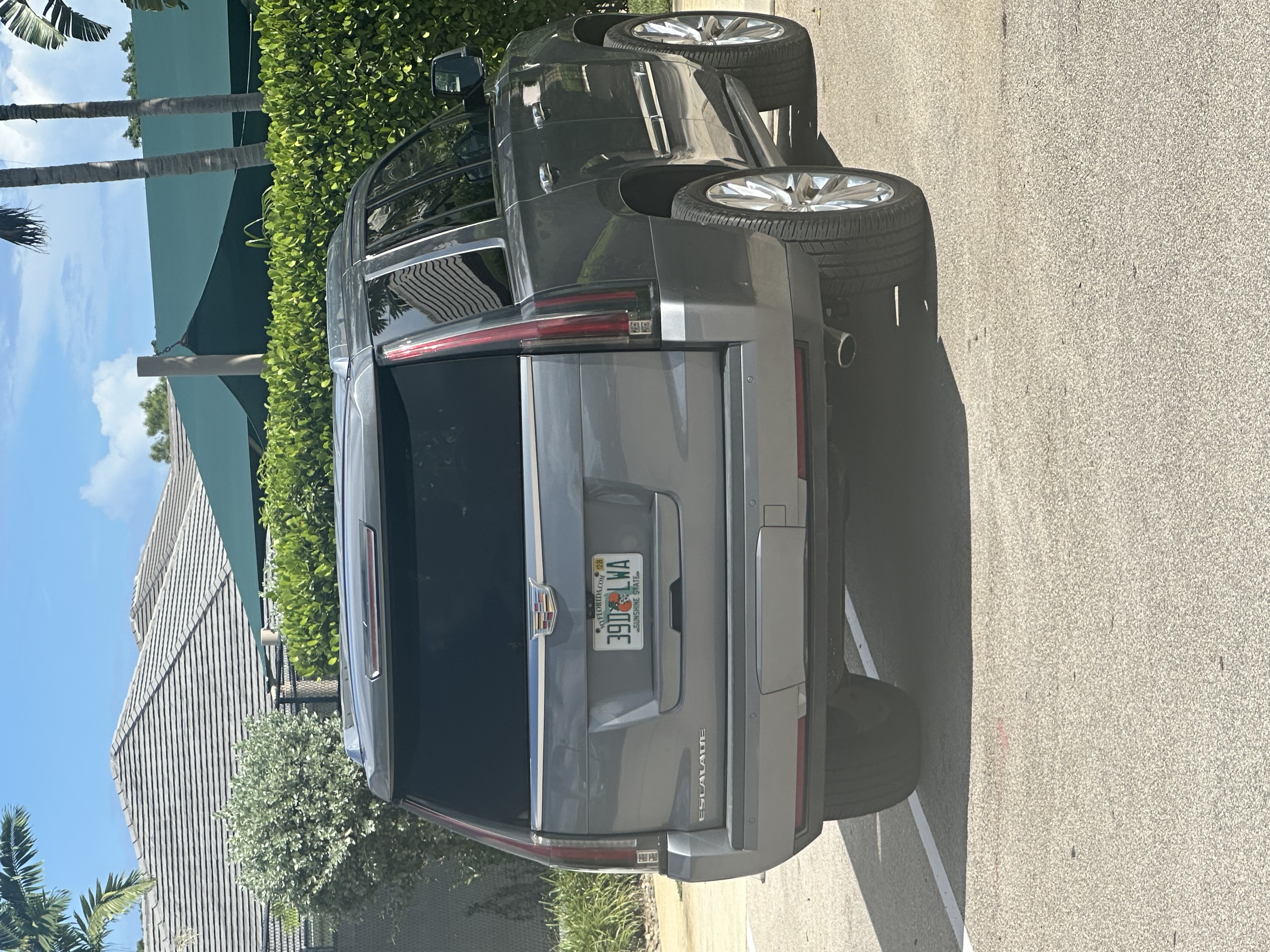 Used 2019 Cadillac Escalade Premium Luxury AWD/4WD image 6