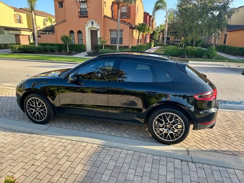 Used 2018 Porsche Macan Sport Edition image 9