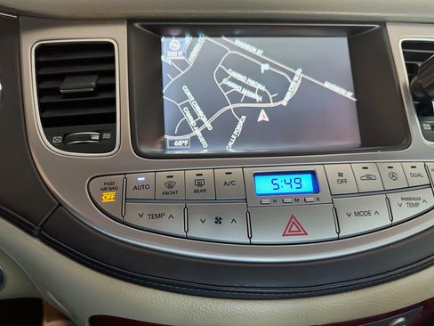 Used 2012 Hyundai Genesis 3.8 w/ Premium Pkg image 21