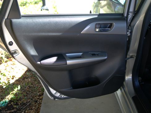 Used 2010 Subaru Impreza WRX STI image 13