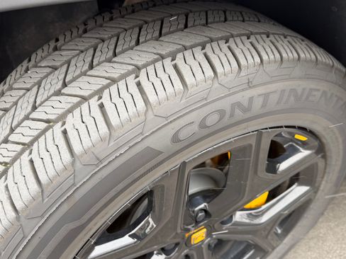 Used 2023 Rivian R1T Adventure image 15